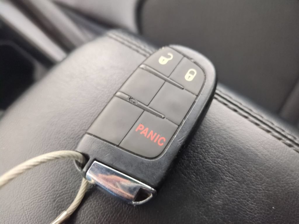 Used 2024 Jeep Compass Latitude AWD/4WD image 36
