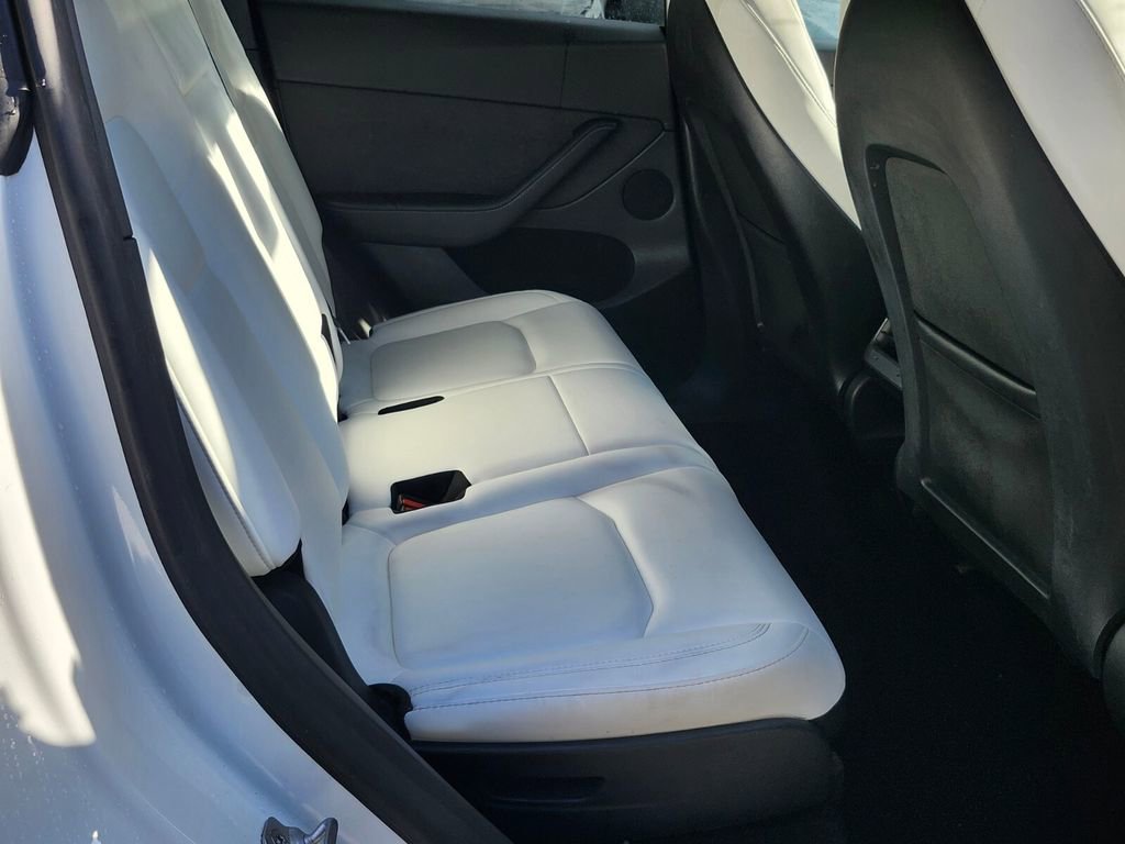 Used 2023 Tesla Model Y Long Range image 17