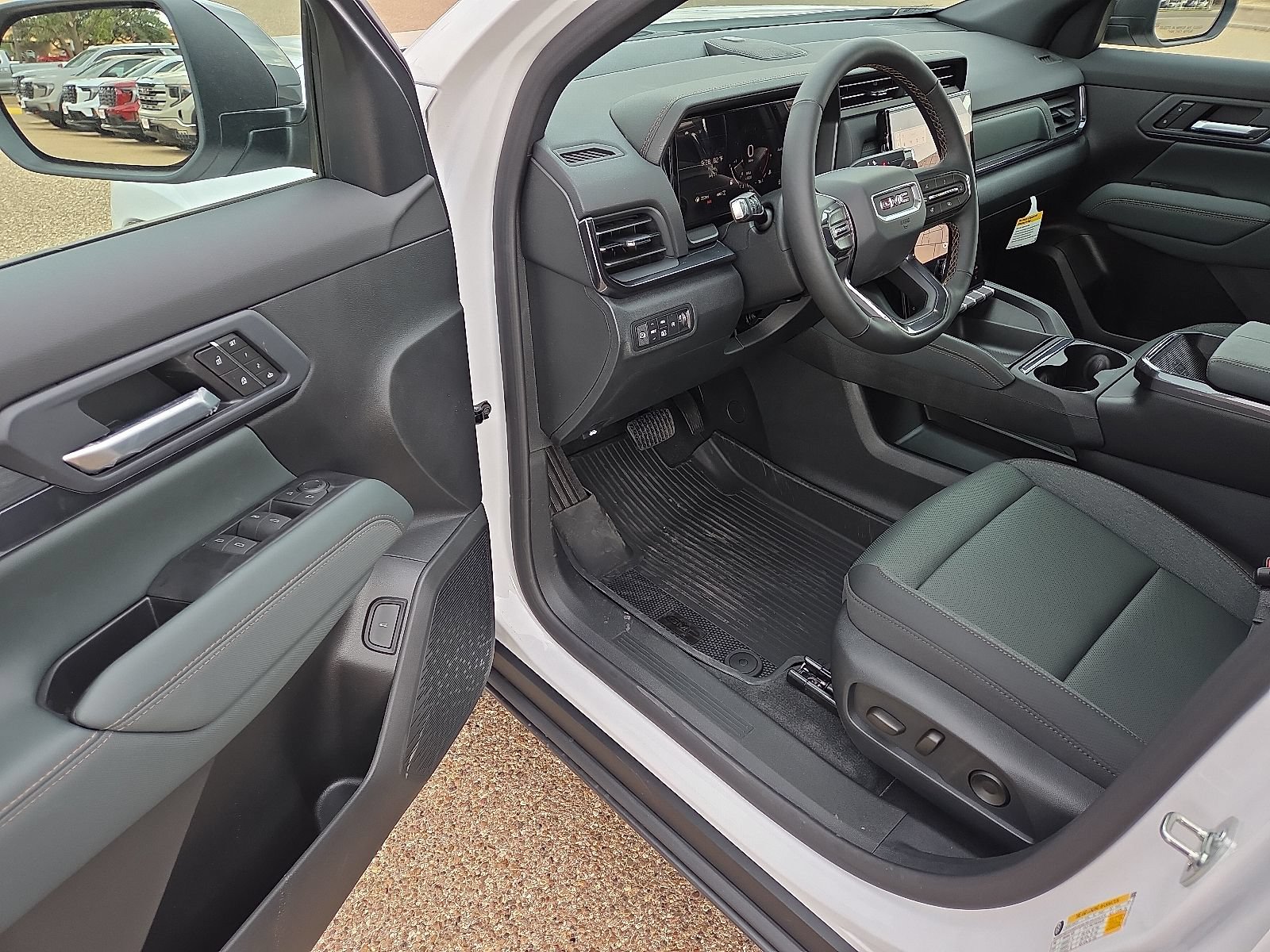 New 2027 GMC Terrain AT4 w/ Convenience Package III AWD/4WD image 11