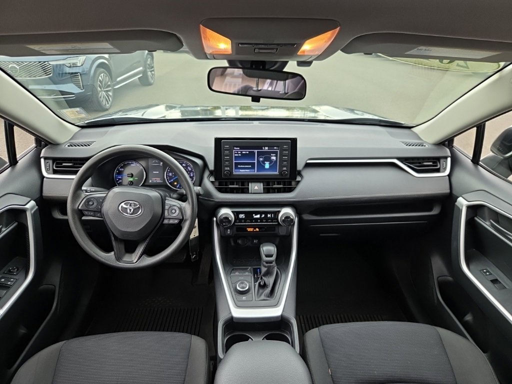 Used 2019 Toyota RAV4 LE image 5