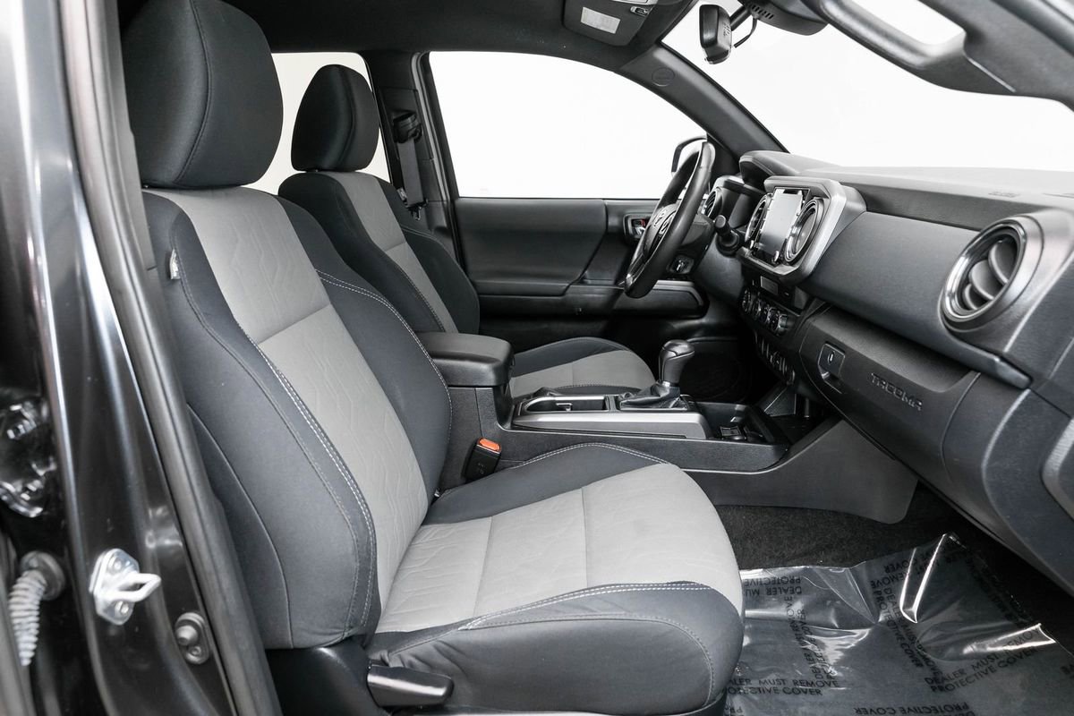 Used 2021 Toyota Tacoma TRD Sport w/ Technology Package image 15