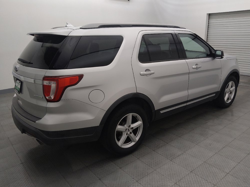 Used 2019 Ford Explorer XLT w/ Equipment Group 202A image 10