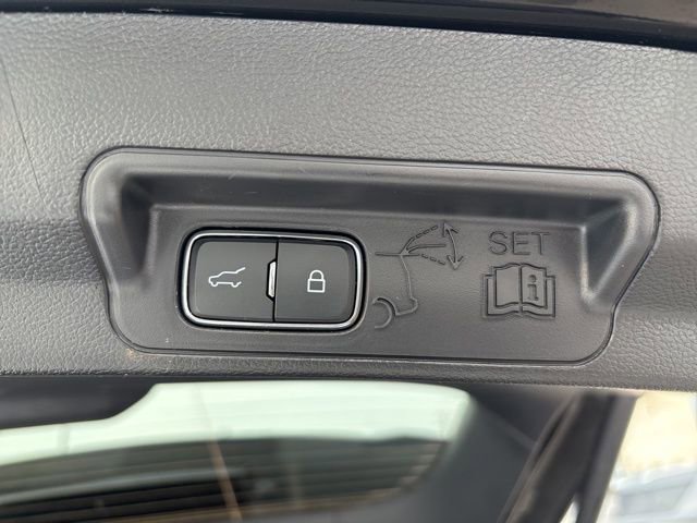 Used 2025 Ford Explorer ST image 27