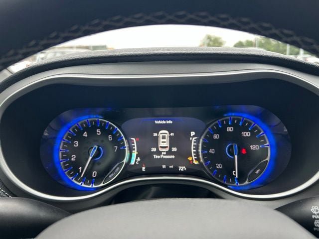 New 2027 Chrysler Pacifica Select FWD image 24