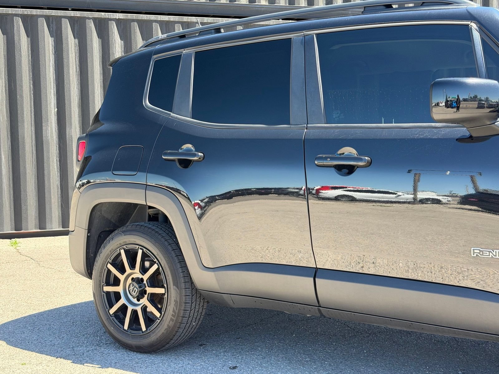 Used 2018 Jeep Renegade Latitude w/ Cold Weather Group AWD/4WD image 5