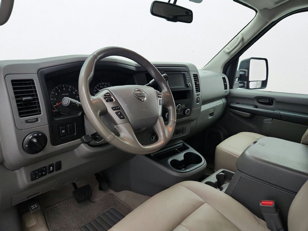 Used 2016 Nissan NV 3500 SL RWD image 10