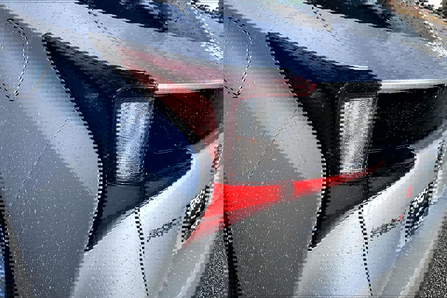 Used 2019 Toyota Prius LE w/ Carpet Mat Package image 27