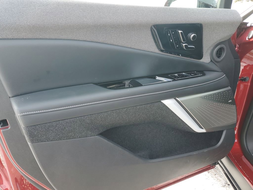 New 2026 Cadillac Optiq Luxury 1 image 21