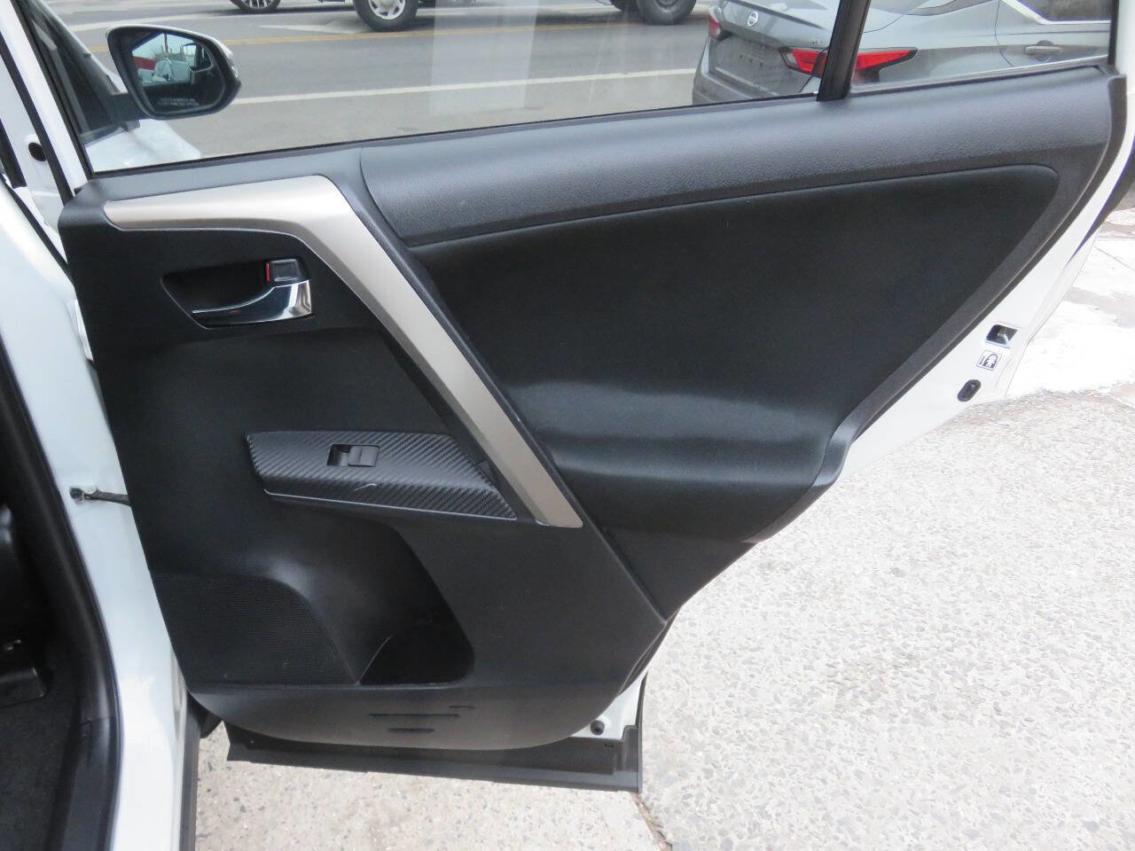 Used 2014 Toyota RAV4 XLE image 29