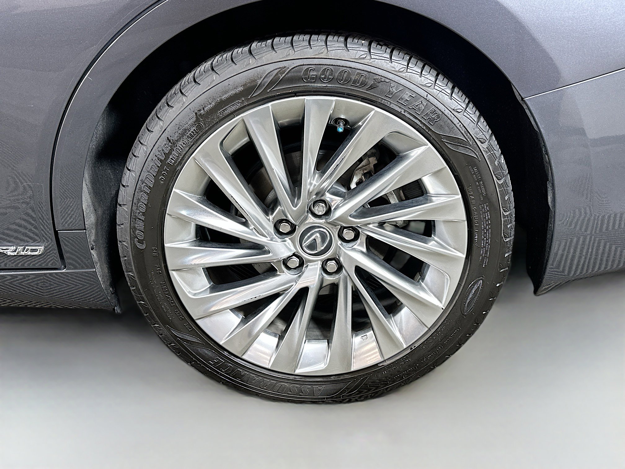 Used 2022 Lexus ES 300h w/ Accessory Package image 31