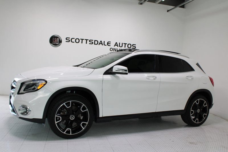 Used 2019 Mercedes-Benz GLA 250 4MATIC w/ Premium Package image 2