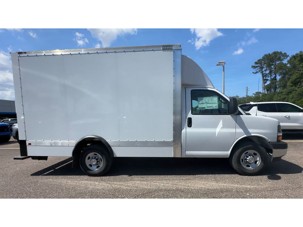 New 2025 Chevrolet Express 3500 w/ Power Convenience Package image 9