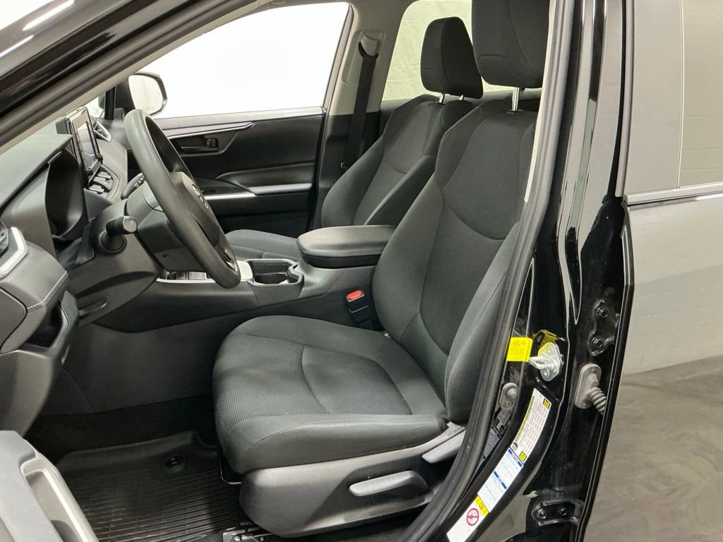 Used 2019 Toyota RAV4 LE w/ All Weather Liner Package image 9