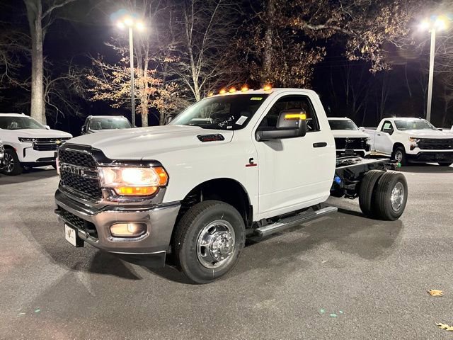 New 2024 RAM 3500 Tradesman image 2