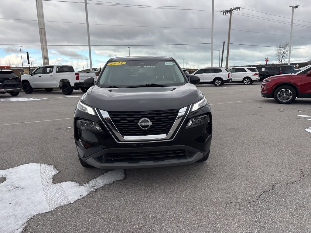 Used 2023 Nissan Rogue S image 2