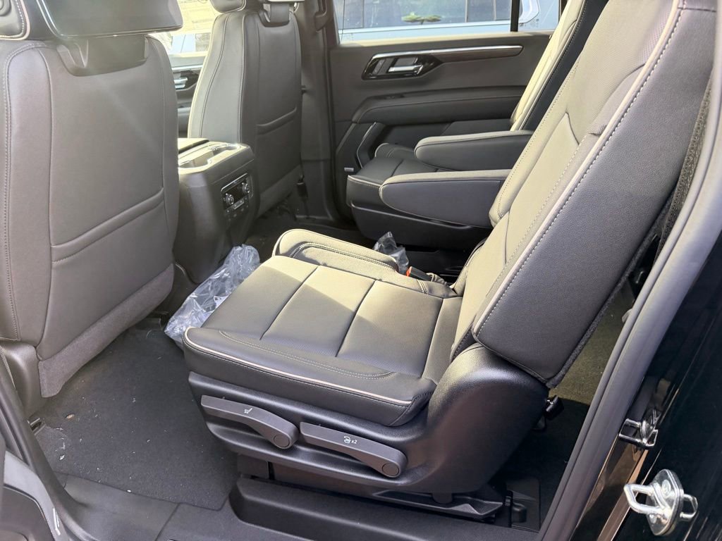 New 2026 Chevrolet Suburban Premier image 32