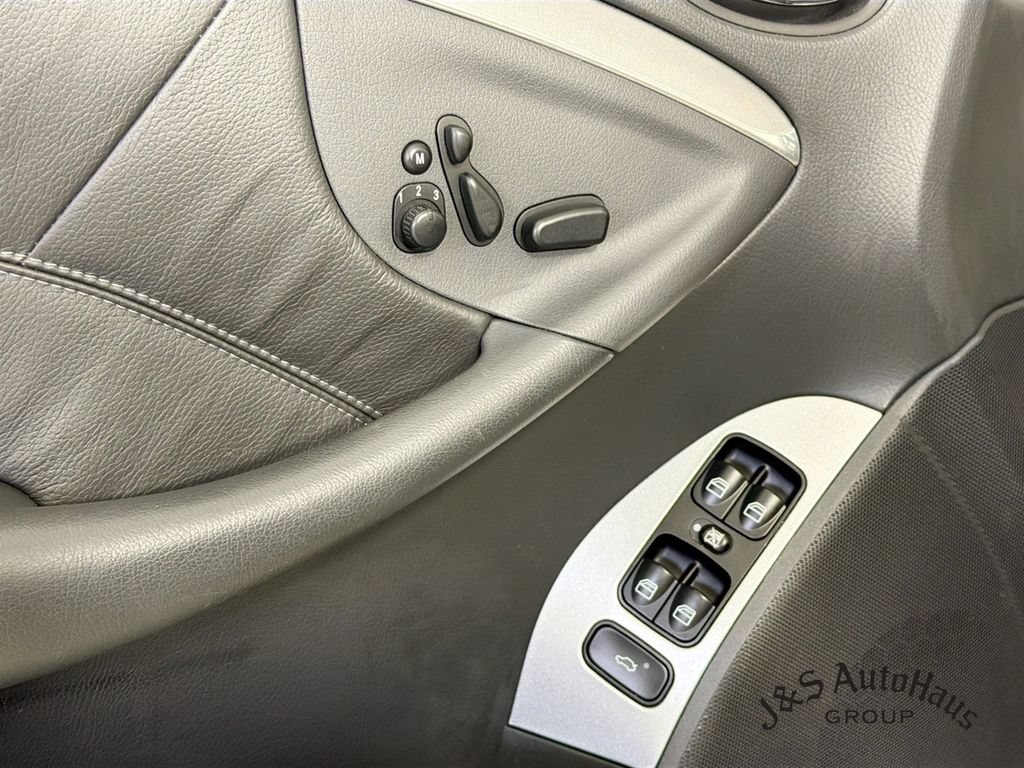 Used 2005 Mercedes-Benz CLK 55 AMG Cabriolet image 22