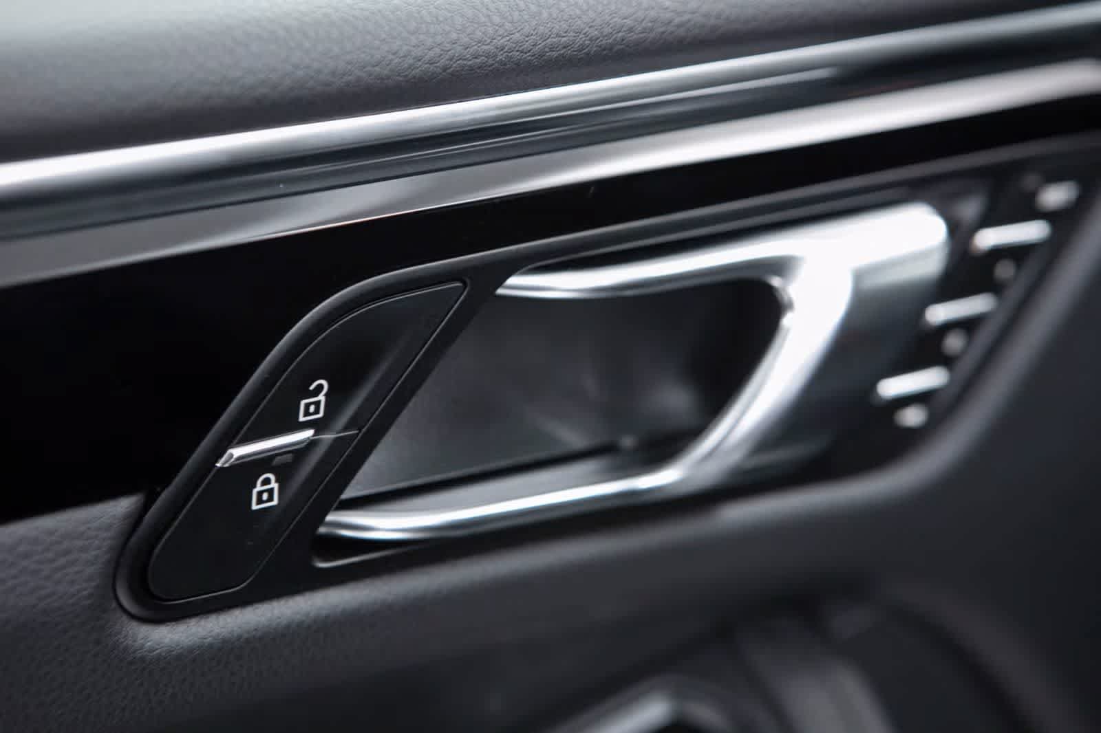 Certified 2026 Porsche Macan S AWD/4WD image 24