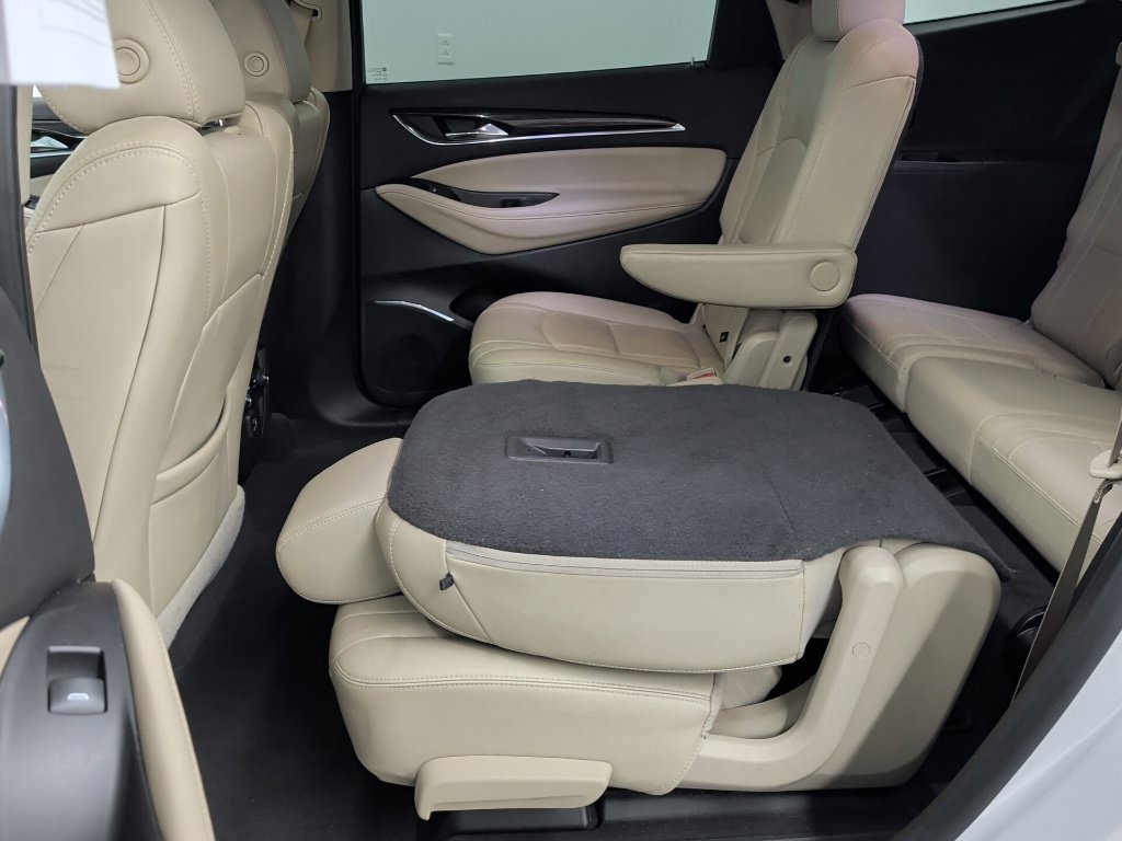 Used 2019 Buick Enclave Essence FWD image 27