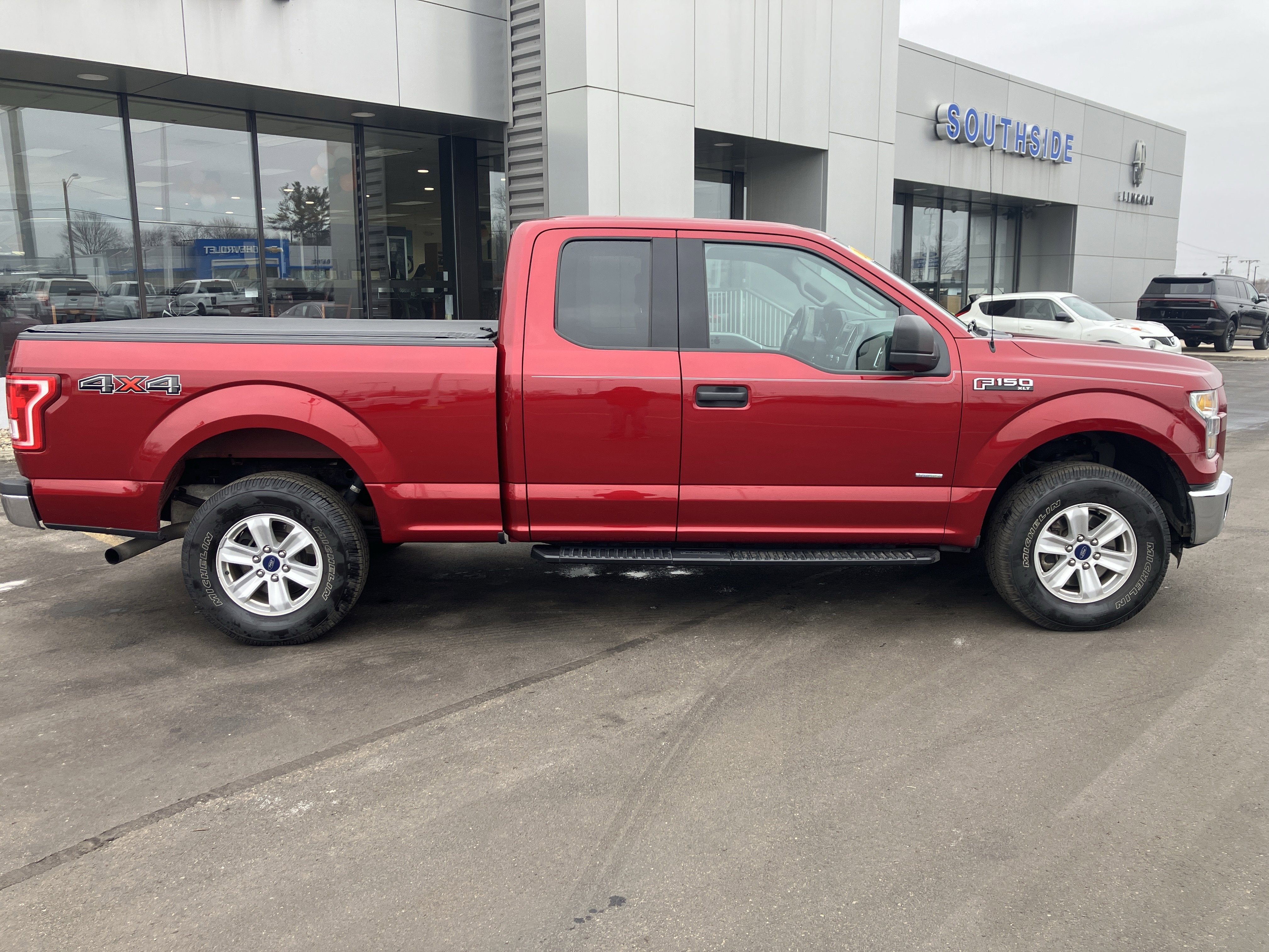 Used 2016 Ford F150 XLT w/ Trailer Tow Package image 8