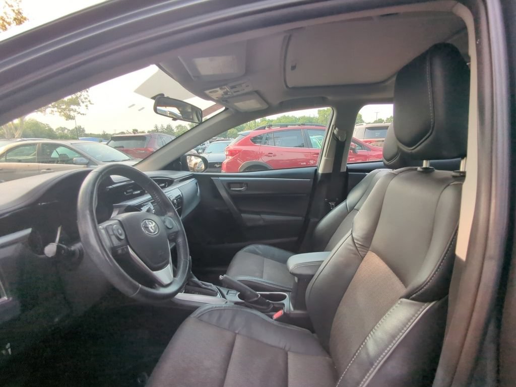 Used 2015 Toyota Corolla S w/ Driver Convenience Package FWD image 6
