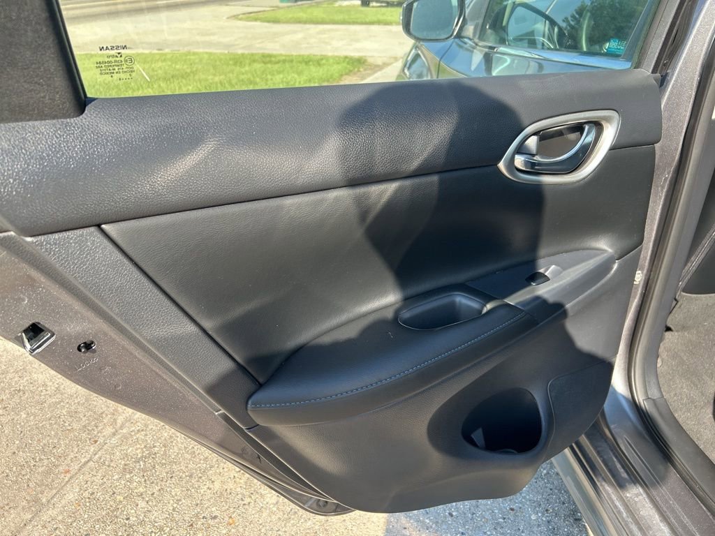 Used 2016 Nissan Sentra SR w/ SR Premium Package image 12
