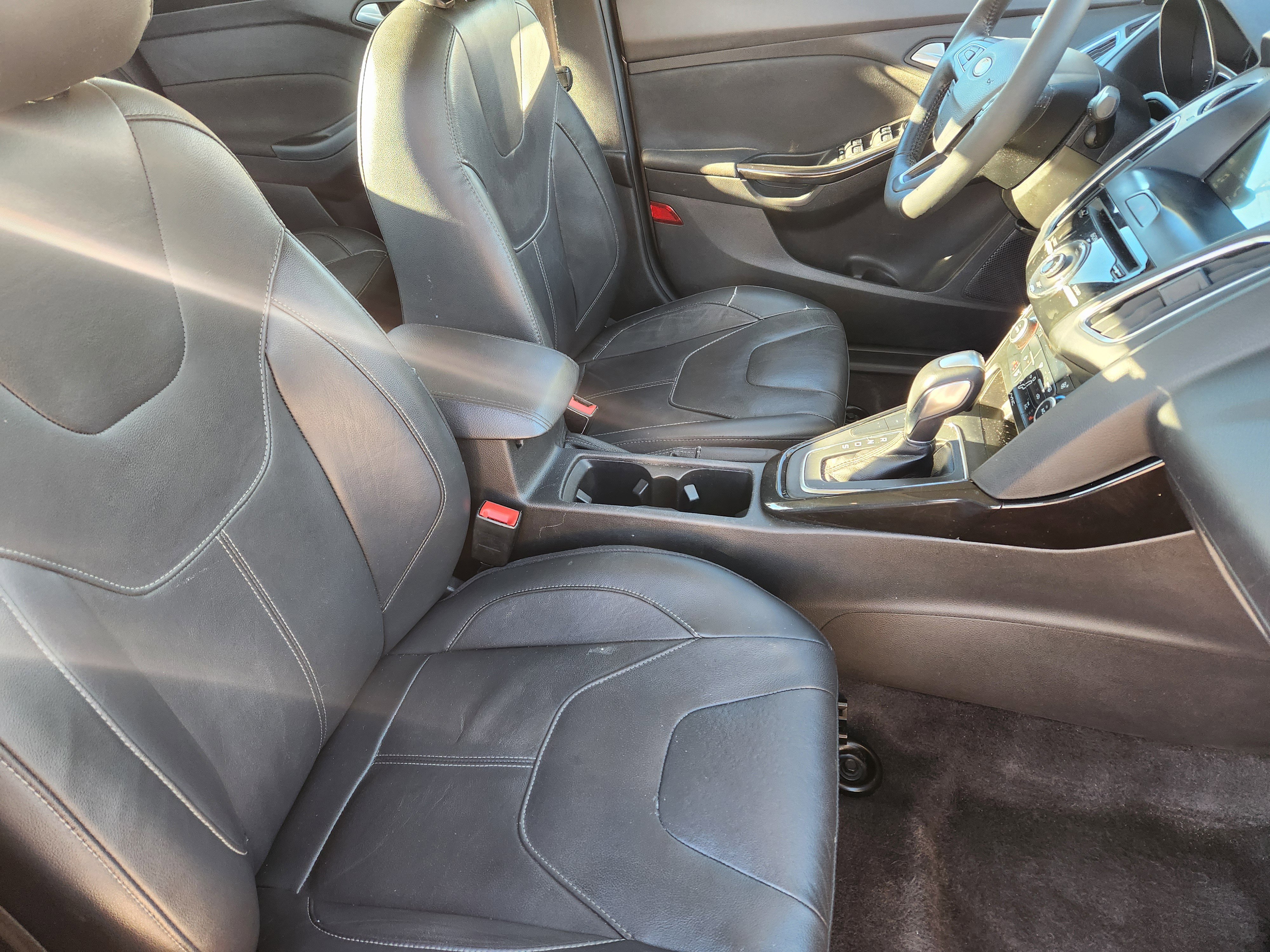 Used 2017 Ford Focus Titanium image 14