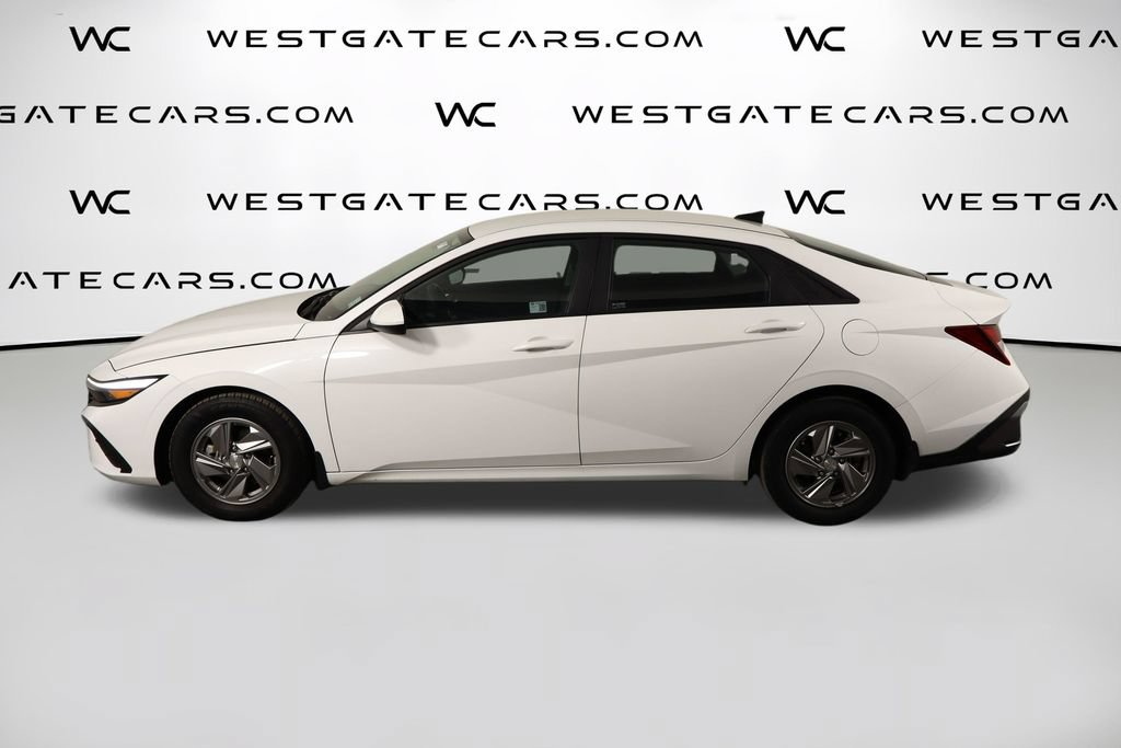 Used 2025 Hyundai Elantra SE FWD image 5