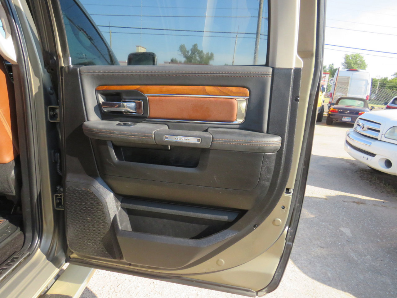 Used 2015 RAM 1500 Laramie Longhorn w/ Convenience Group image 30