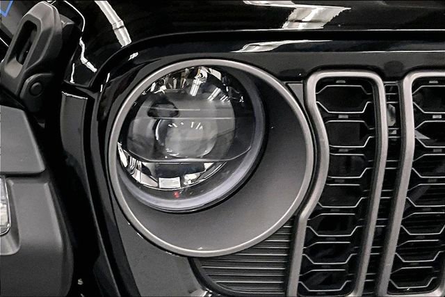 Used 2025 Jeep Wrangler Unlimited Rubicon 4xe w/ Safety Group image 32