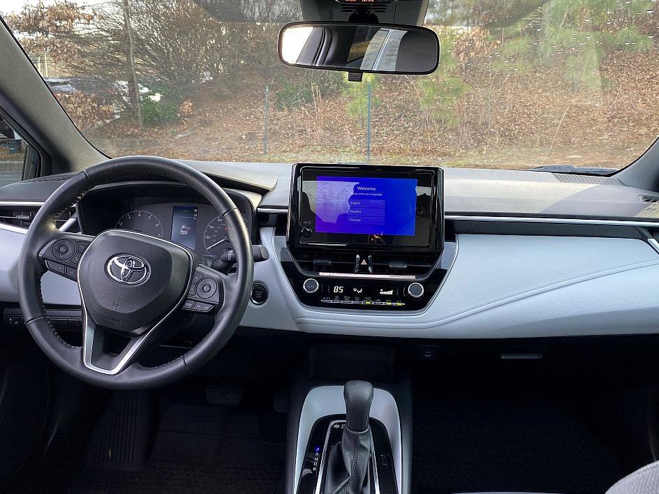 Certified 2025 Toyota Corolla SE image 15