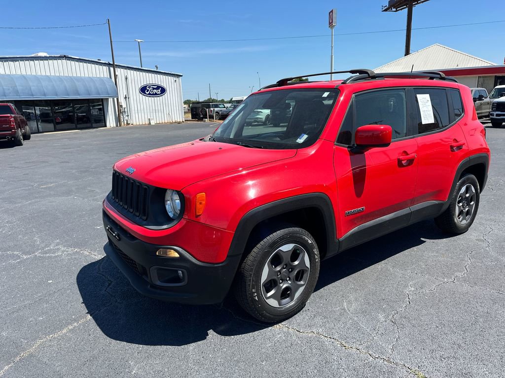 Used 2018 Jeep Renegade Latitude AWD/4WD image 3