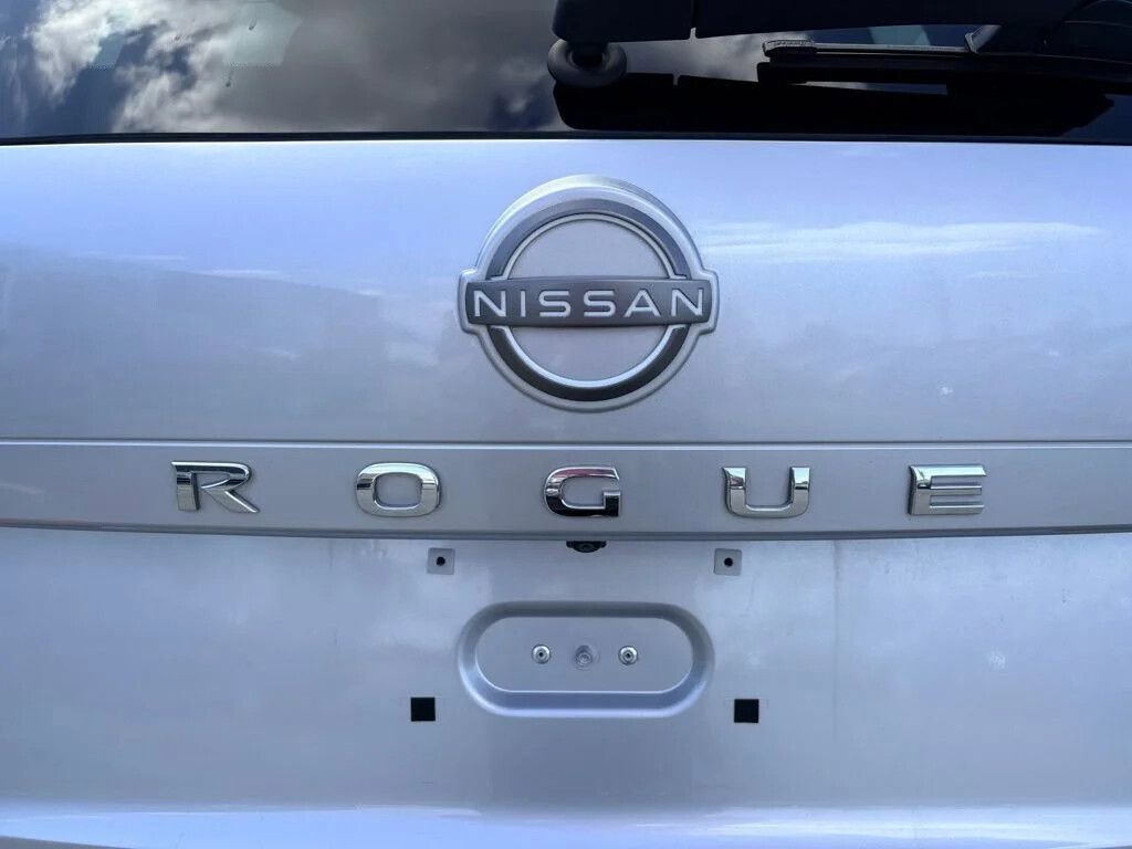 Used 2022 Nissan Rogue SV FWD image 21