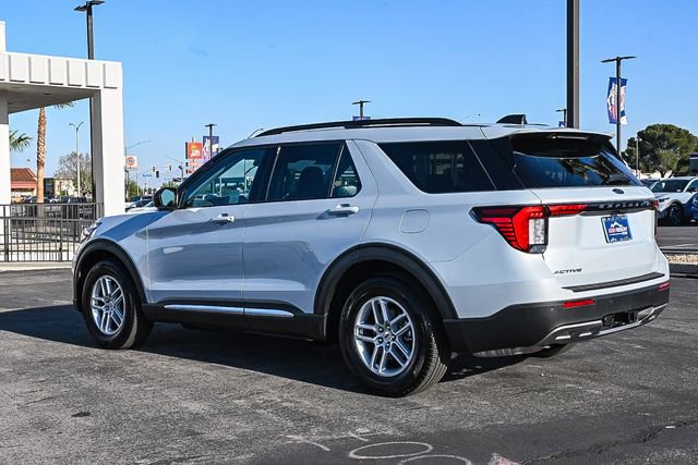 Used 2025 Ford Explorer Active w/ Active Comfort Package image 6