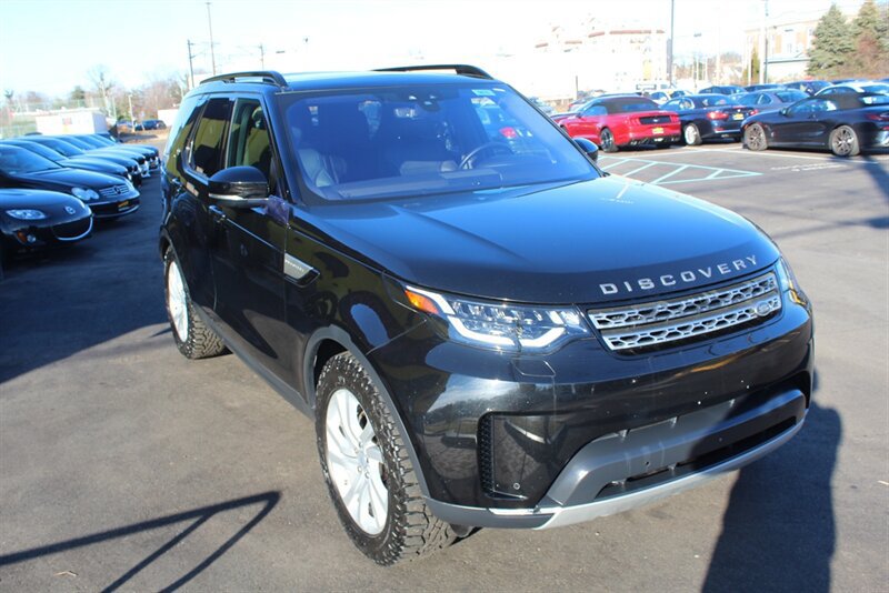 Used 2017 Land Rover Discovery HSE AWD/4WD image 4