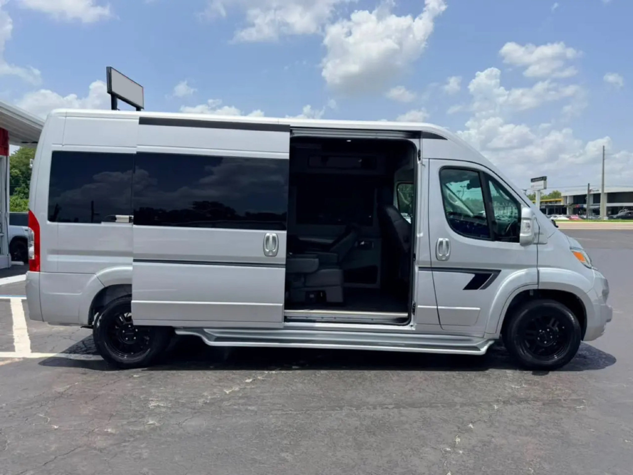 Used 2023 RAM ProMaster 2500 w/ Premium Convenience Group (B) FWD image 5
