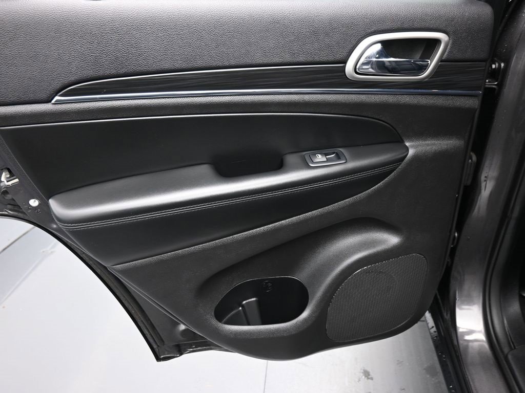 Used 2019 Jeep Grand Cherokee Limited image 12