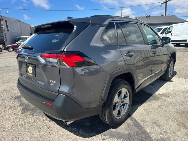 Used 2024 Toyota RAV4 XLE AWD/4WD image 4
