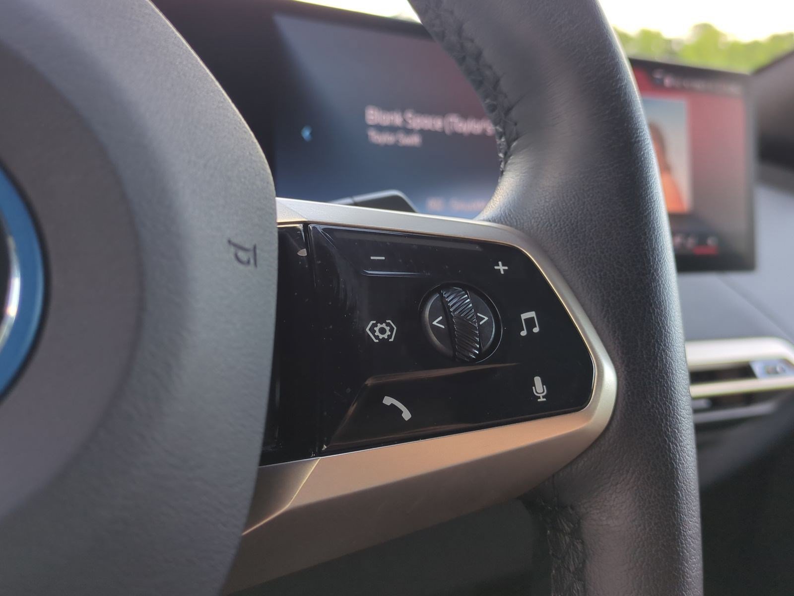 Certified 2024 BMW iX xDrive50 w/ Premium Package AWD/4WD image 20