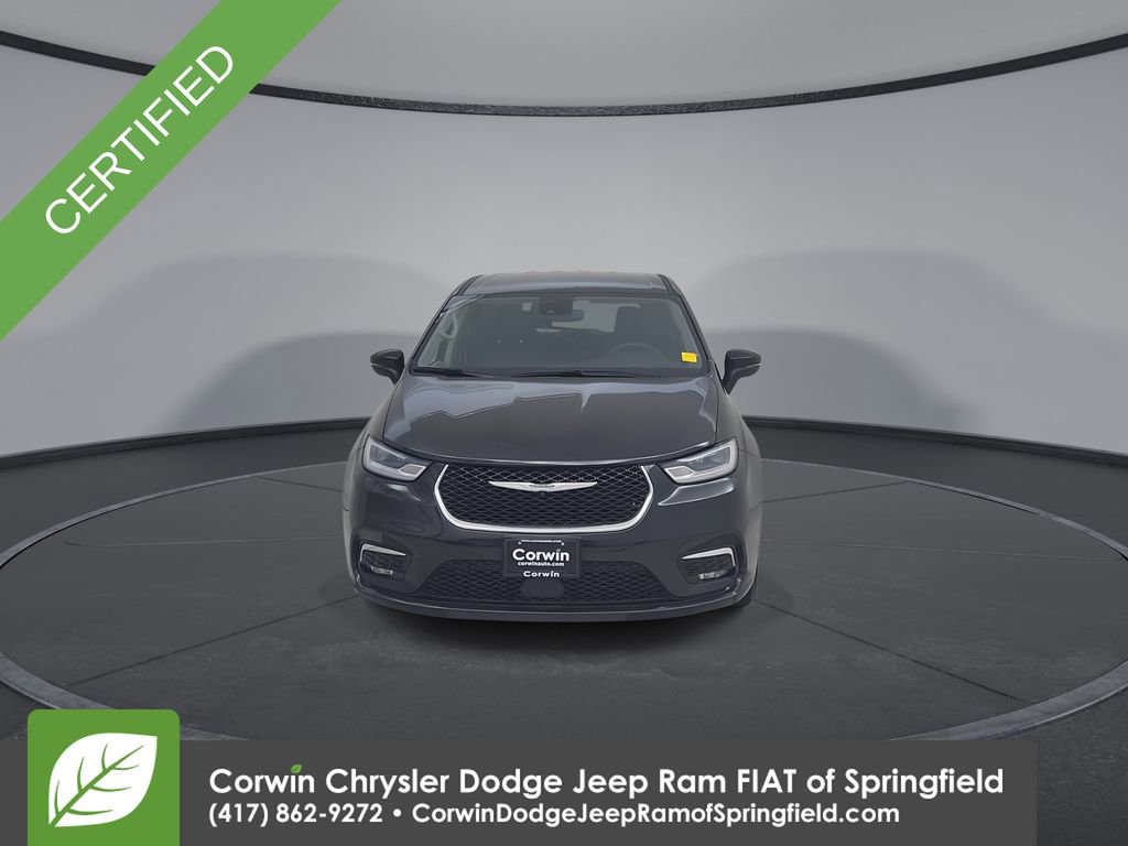 Certified 2023 Chrysler Pacifica Touring-L image 6