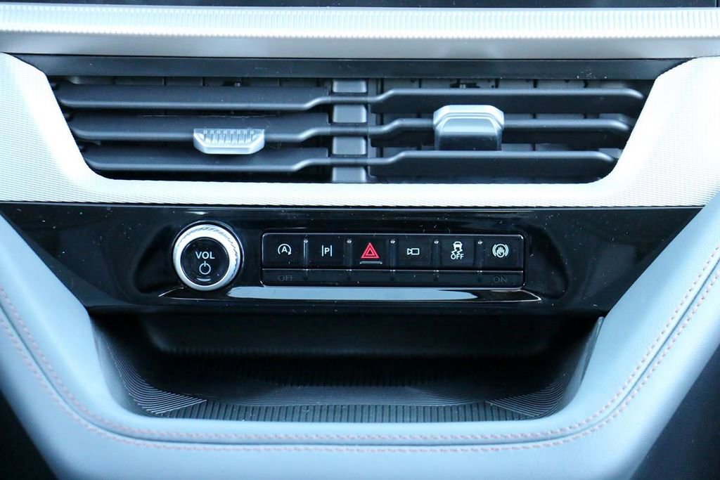 New 2026 Ford Explorer Active AWD/4WD image 26