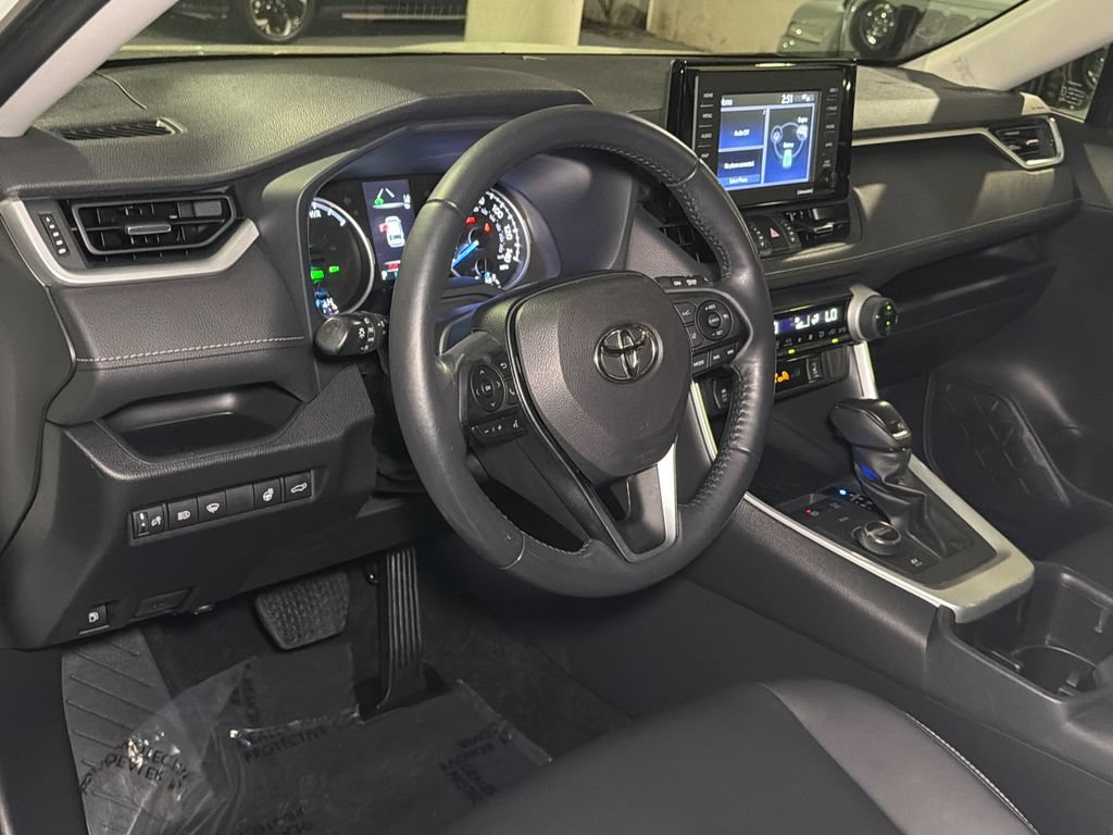Used 2022 Toyota RAV4 XLE Premium AWD/4WD image 20