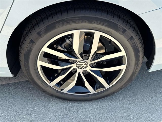 New 2025 Volkswagen Jetta SE image 30