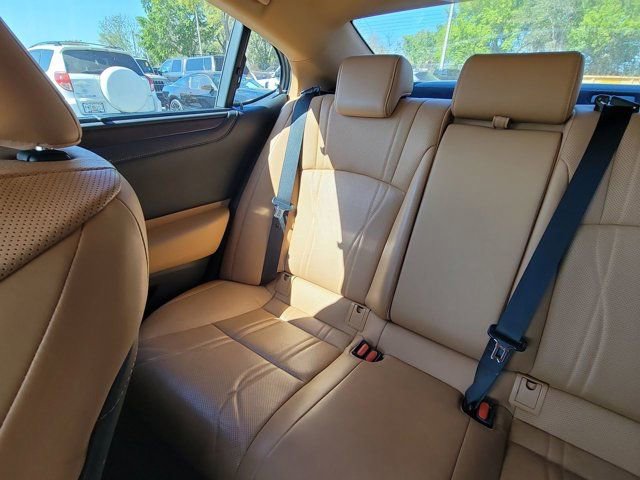 Used 2023 Lexus ES 350 Ultra Luxury w/ Accessory Package (Z1) image 4