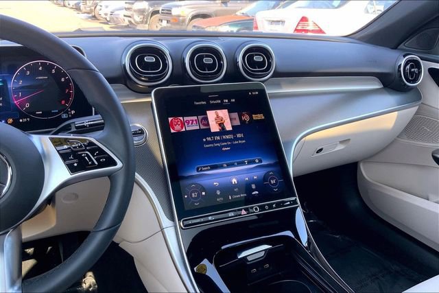 Used 2025 Mercedes-Benz C 300 4MATIC Sedan image 5