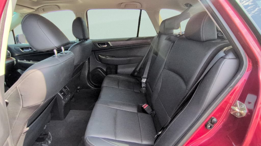 Used 2016 Subaru Outback 2.5i Limited AWD/4WD image 10