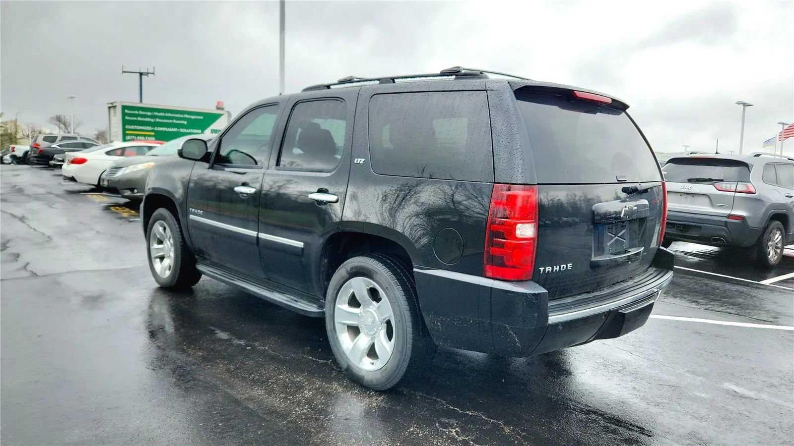 Used 2013 Chevrolet Tahoe LTZ AWD/4WD image 4