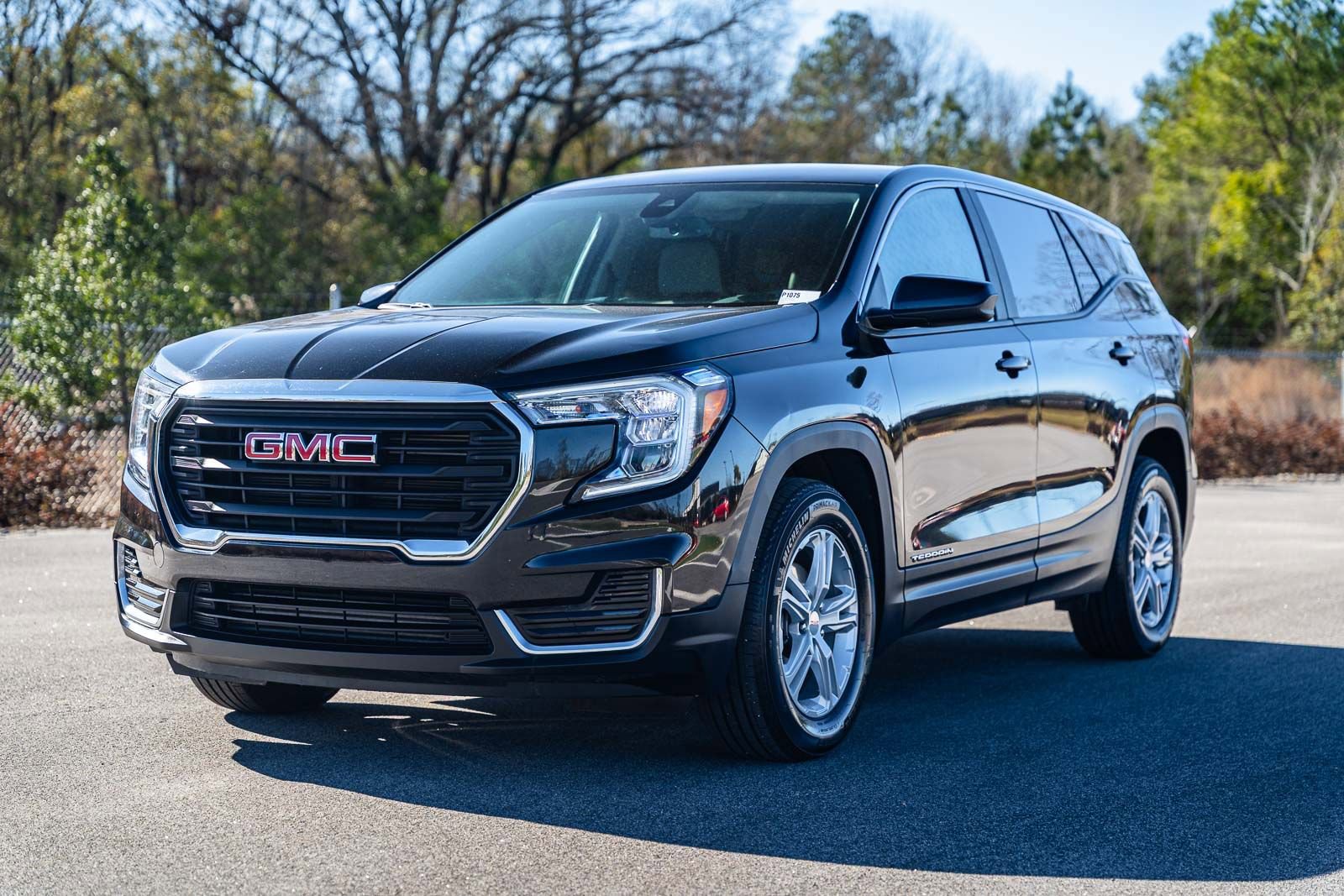 Used 2024 GMC Terrain SLE image 8