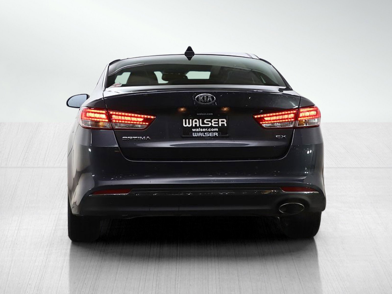 Used 2017 Kia Optima EX w/ Premium Package image 4