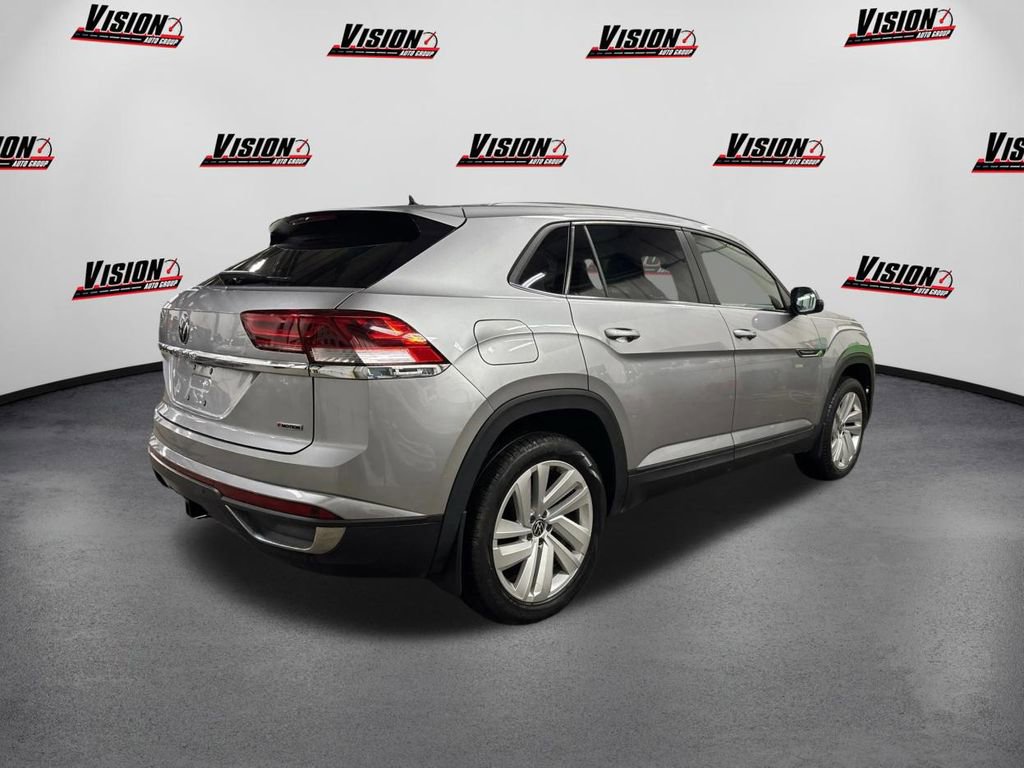 Used 2022 Volkswagen Atlas Cross Sport SE image 5